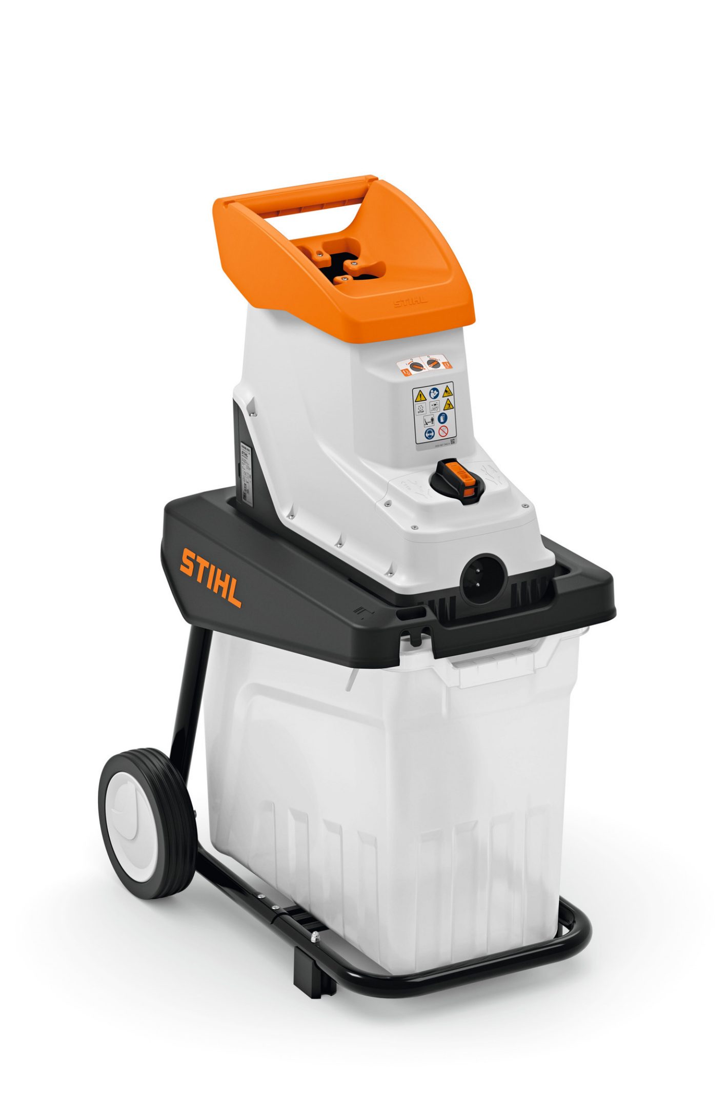 Rozdrabniacz gałęzi STIHL GHE 140 L w ogrodzie