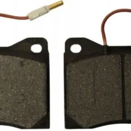 Klocki hamulcowe przednie z czujnikiem 935023 – Zetor Forterra, komplet 2 szt.